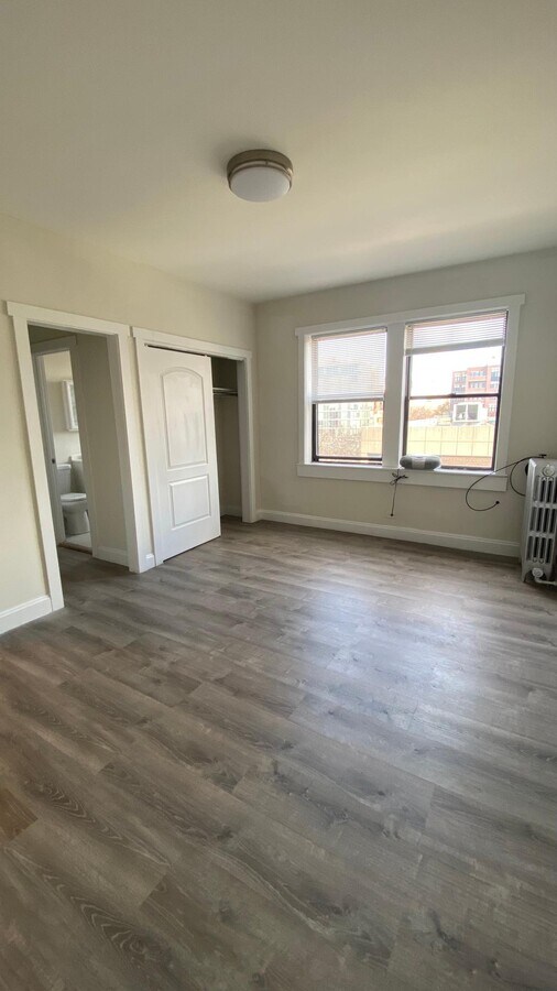 Photo - 841 W Sheridan Rd Unit S