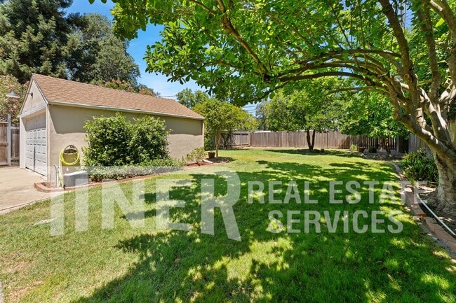 Photo - 1067 Perkins Way