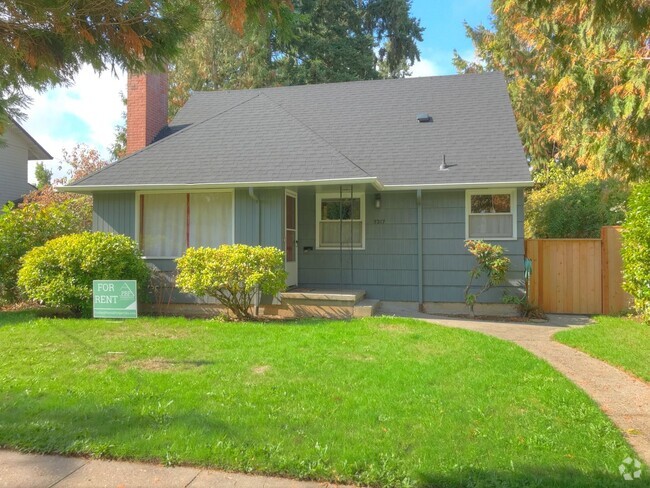 Building Photo - Arbor Lodge Mid-Century in Quiet Neighborh... Rental