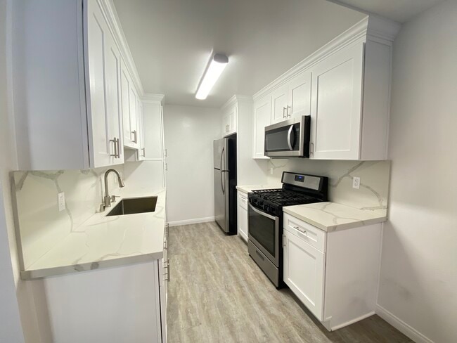 Photo - 3445 Mentone Ave