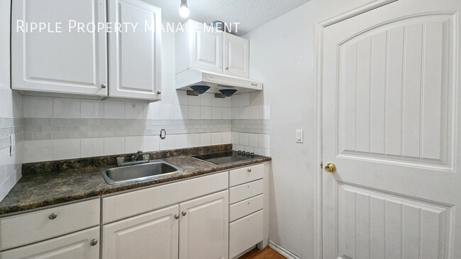 Building Photo - Modern 1 Beds, 1 Baths Basement/Lower | No Pets Allowed