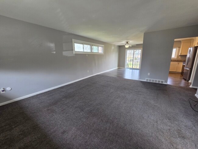 Photo - 811 Coppock Ln