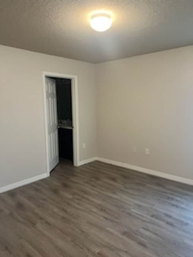Photo - Beautiful 2 Bedroom 2 Bath Duplex Located ...