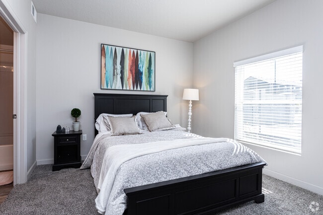 2BR, 2BA - 1,136SK - Primary Bedroom