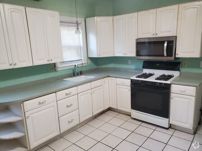 Building Photo - 46 Wainwright St Unit 2 Rental