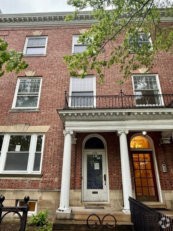 Building Photo - 1726 Beacon St Rental