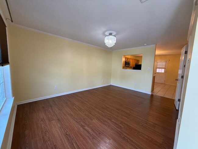 Photo - 27 E Doris Ave