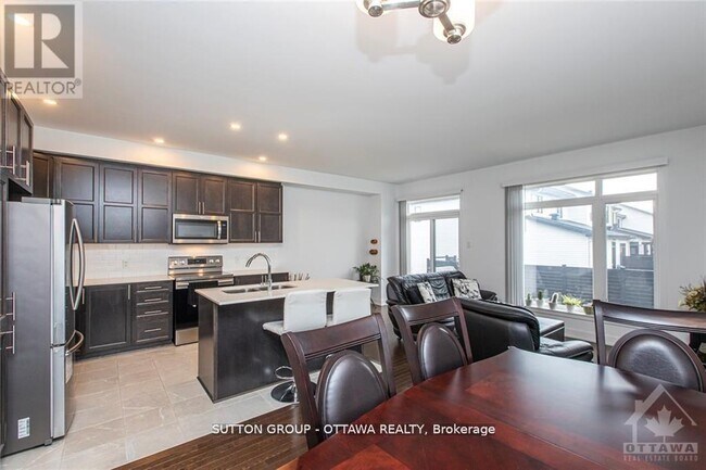 Photo - 634 Putney Cres