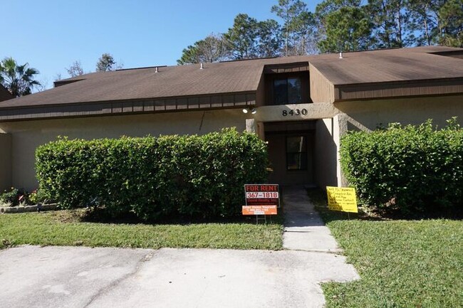 Two Bedroom Townhouse Near NAS Jax - Two Bedroom Townhouse Near NAS Jax