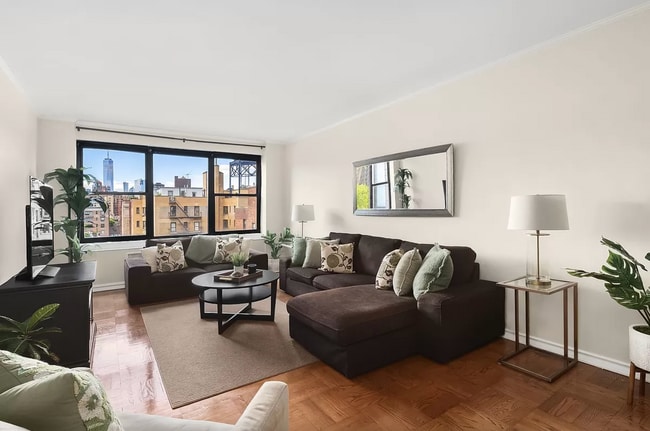 Photo - 149 E 29th St