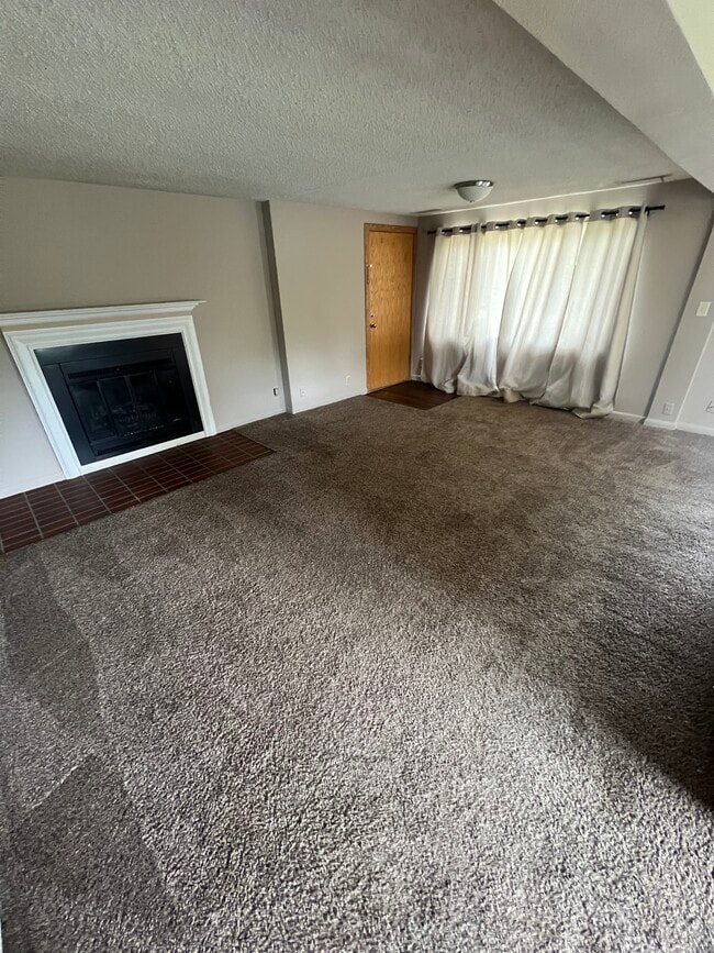 Photo - 112 E Cherry Hills Ct