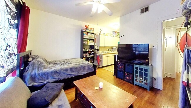 Building Photo - Second Floor Sheridan Park Studio Unit 4651 2W