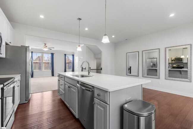 Photo - 23 Itasca Dr