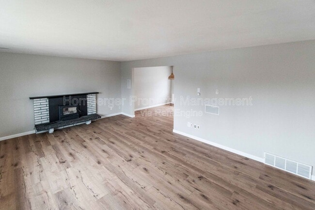 Photo - 6604 N Greenwood Blvd