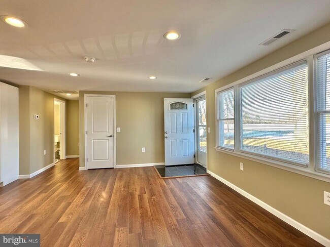 Photo - 10350 N Claiborne Rd