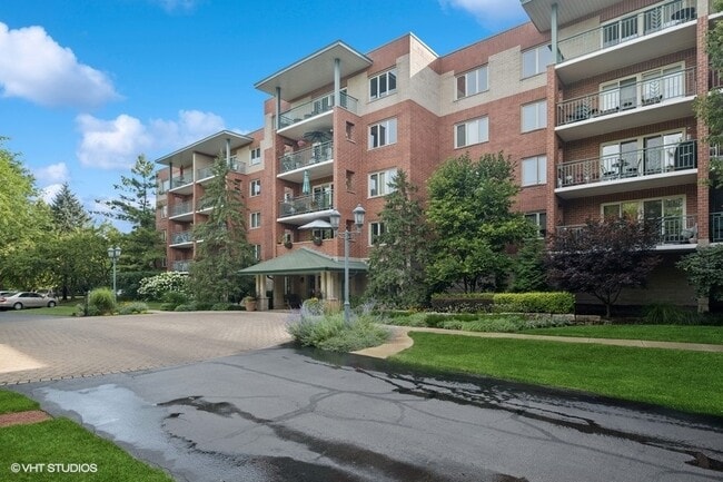Building Photo - 3850 W Bryn Mawr Ave Unit 306 Rental