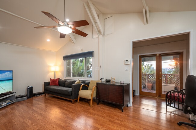 Photo - 1522 Sanborn Ave