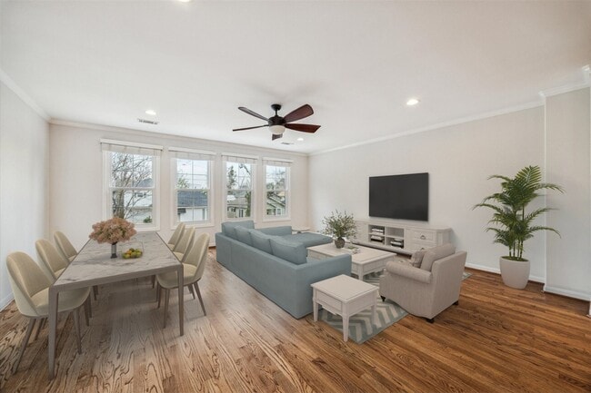 Photo - 1135 Louise St