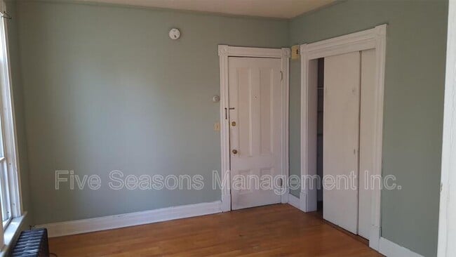 Photo - 122 Buell St