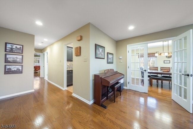 Photo - 21 Foxwood Dr