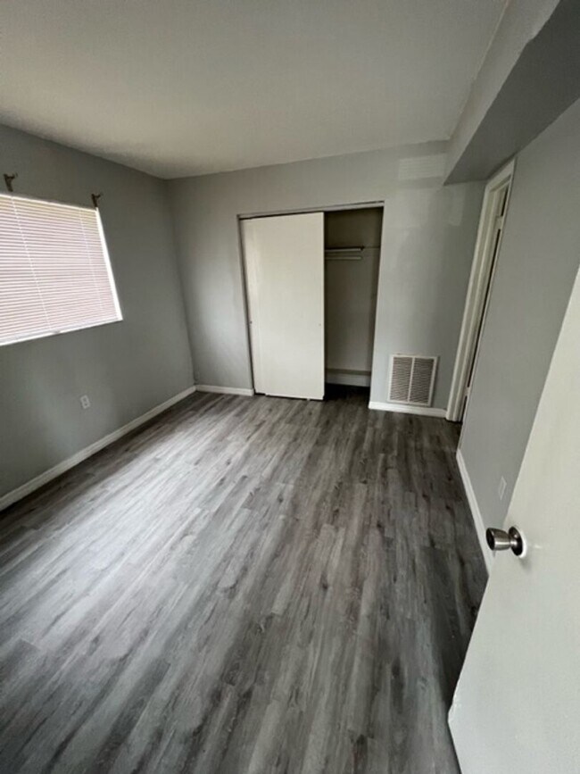 13104-13108 Leisure Wood Pl