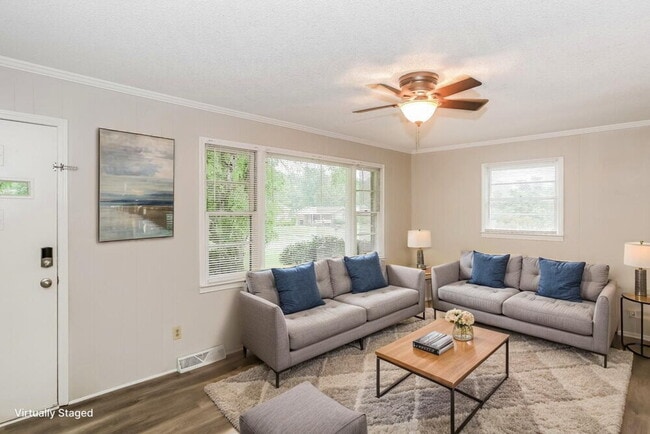 Photo - 125 Pinevale Dr