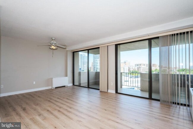 Photo - 4141 Henderson Rd Unidad 822