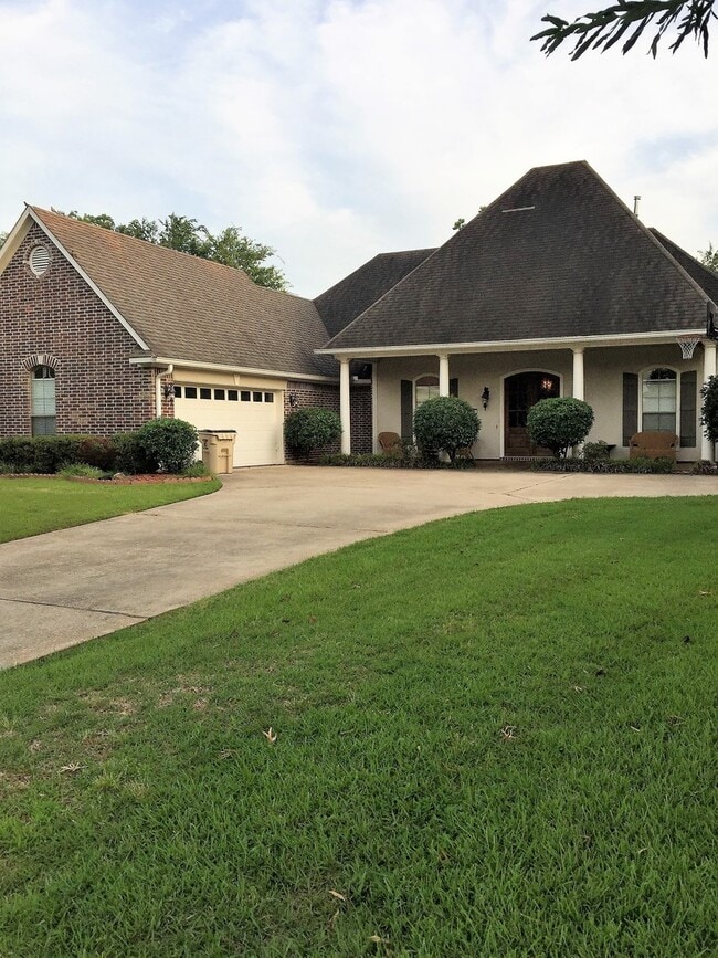 Beautiful home in Bayou Bend.... - Beautiful home in Bayou Bend....