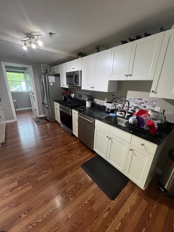 Photo - 208 N Main St