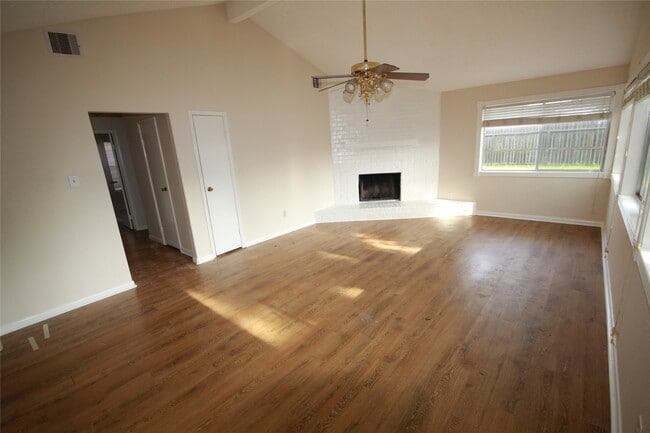 Photo - 5302 Town Park Blvd