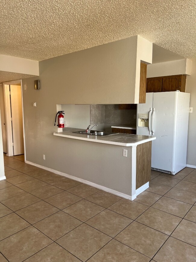 Photo - 912 San Pedro Dr SE
