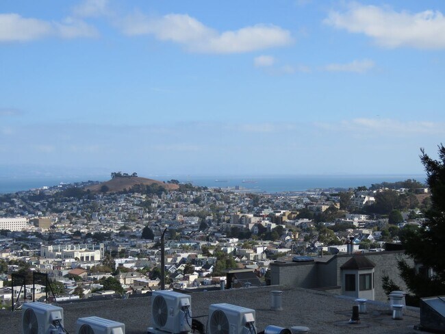 Photo - Hidden Gem with Outrageous Views - 1 Bedroom w/ Parking Unit 2