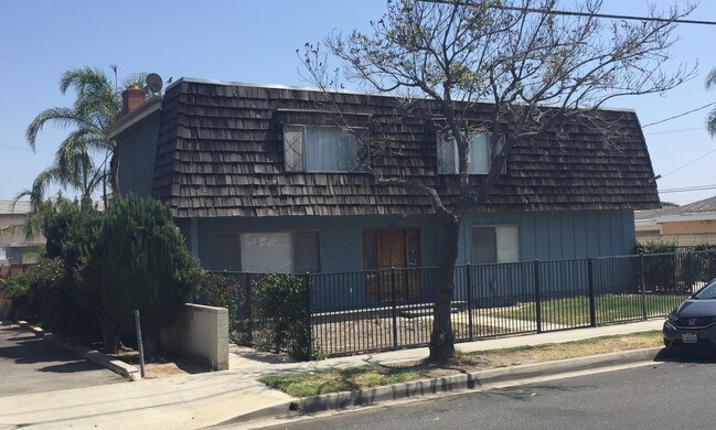 15116 Studebaker Rd Unit 7