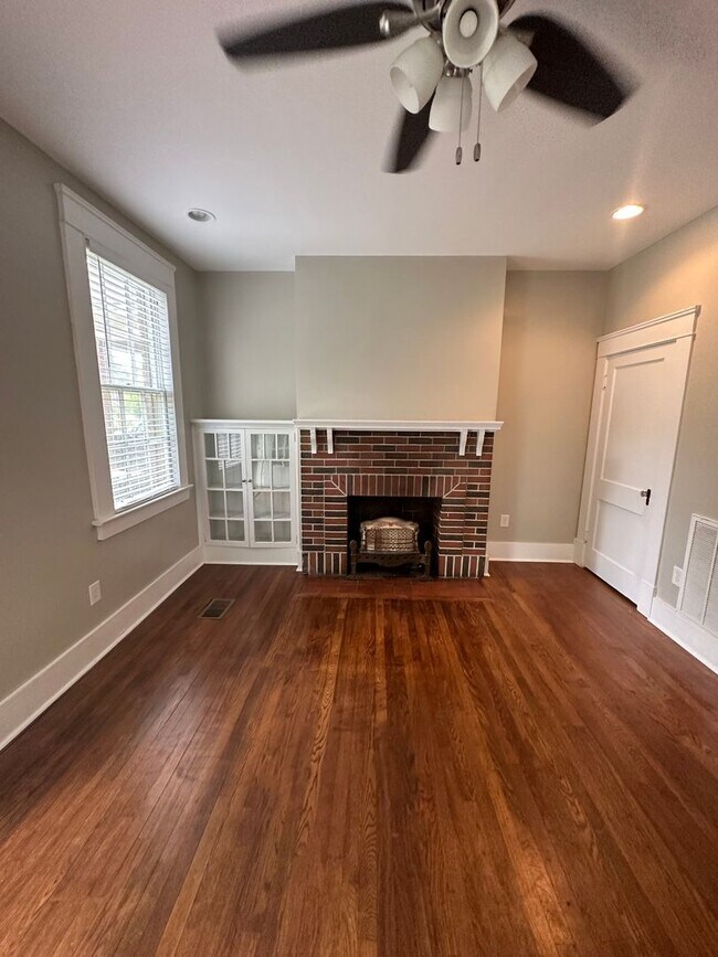 Photo - Winona TriPlex 334/335/336 Unit 2123 Winona Avenue - 336