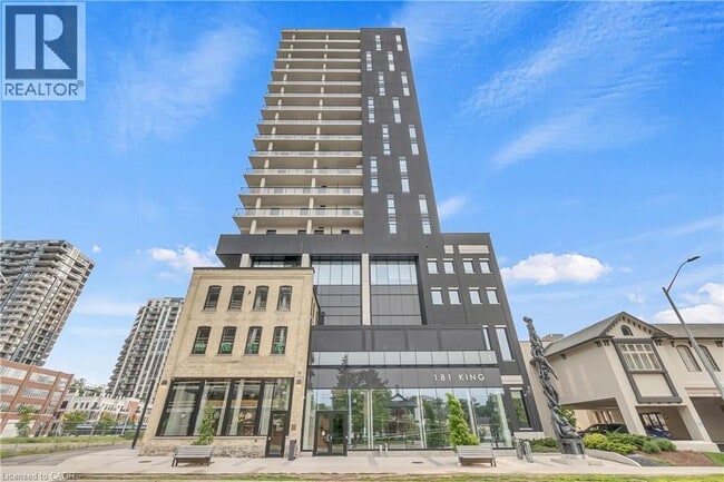 Photo - 181 King St S Unité 1408