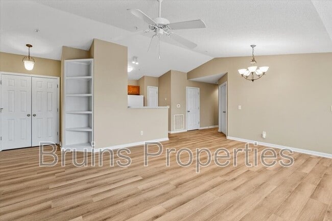 Photo - 6113 Hedgecock Cir