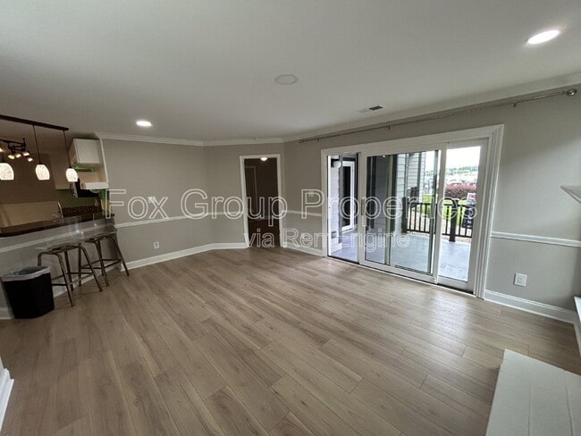 Photo - 18837 Vineyard Point Ln