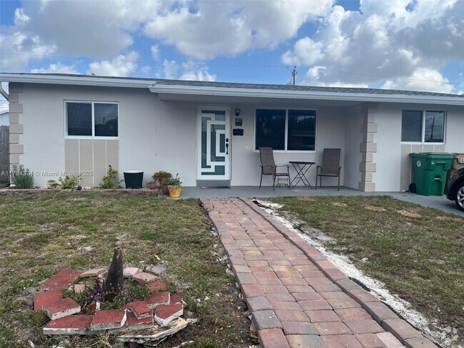 Building Photo - 7731 NW 32nd St Rental