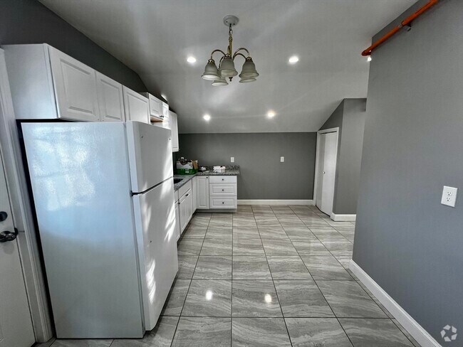 Building Photo - 19 Granada Park Rental