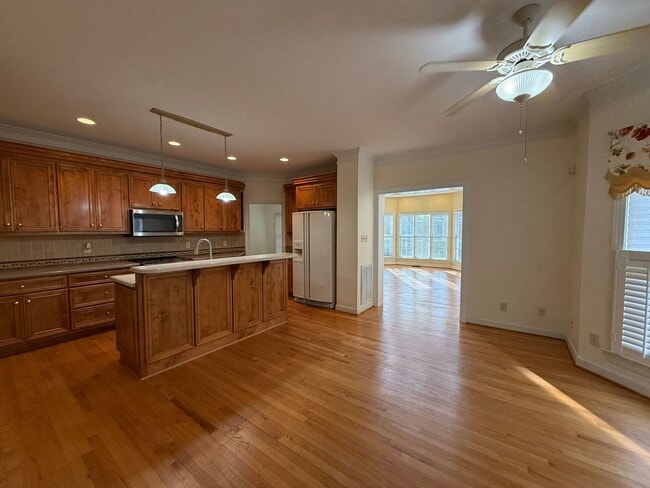 Photo - Immaculate End-Unit Townhome in Port Warwick