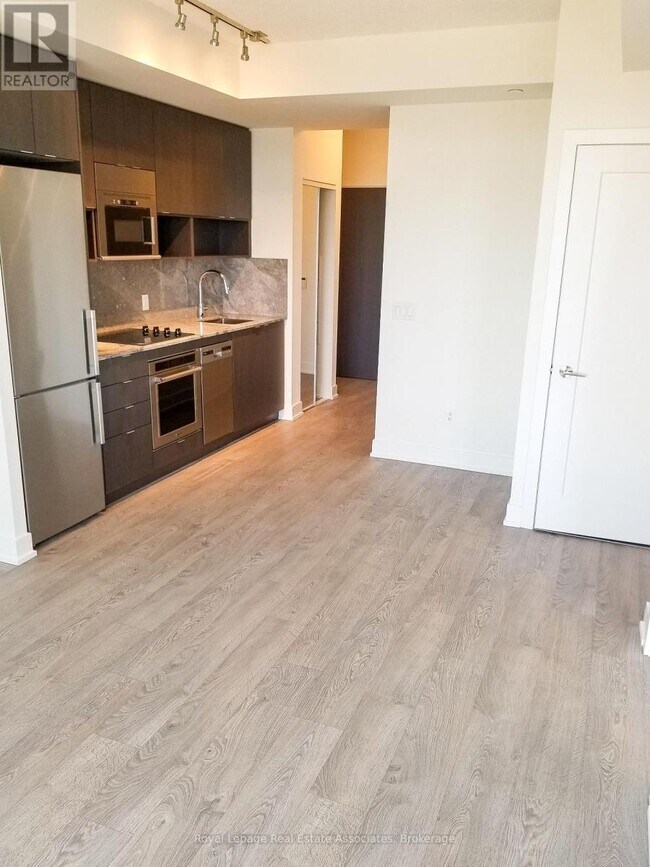 Photo - 7 Mabelle Ave Unit 4405