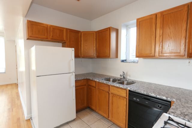 Photo - 1411 N Bosworth Ave Unit J04P