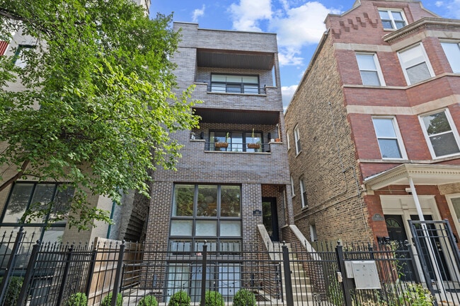 Building Photo - 919 N Hermitage Ave