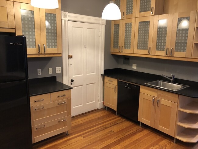 Photo - 1406 Sycamore Street Unit 3