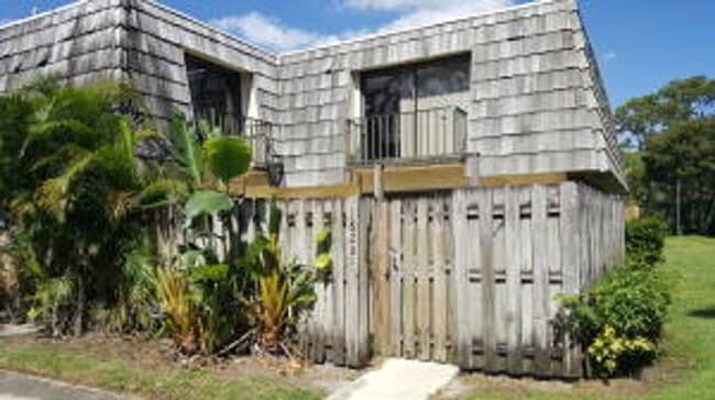 Building Photo - 1620 Forest Lakes Cir Unit 1