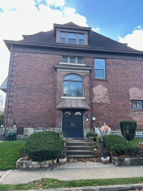 Photo - 900 Savannah Ave Unit Third Floor