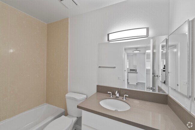 1 BR, 1 BA - 665SF