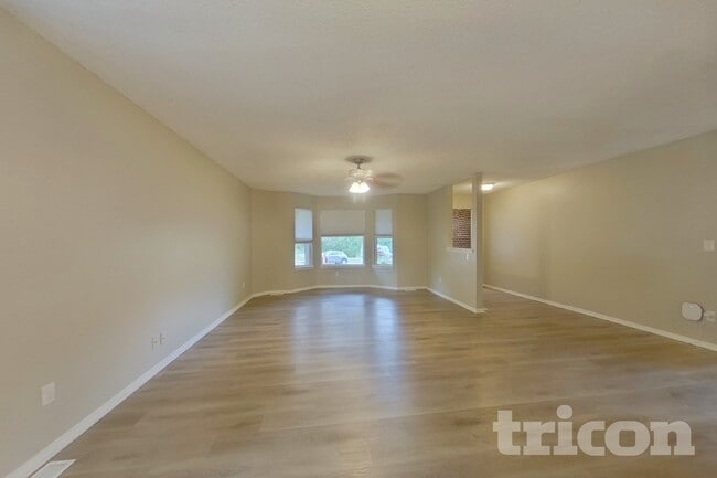Photo - 6455 Montarbor Dr