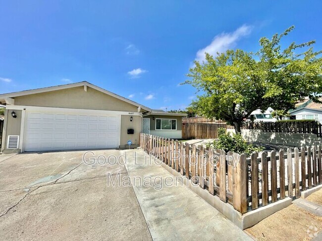 Building Photo - 8687 San Vicente St Rental