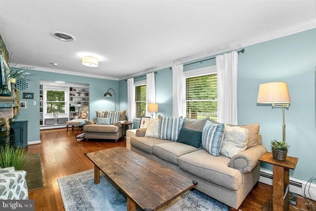 Photo - 15027 Braddock Rd